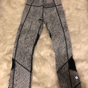 Lululemon cropped leggings